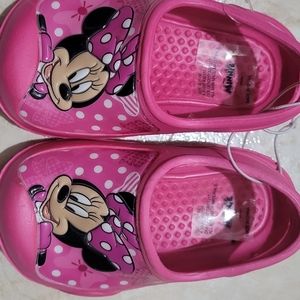 Minnie mouse sandals size 6/6 color pink cut for little girls